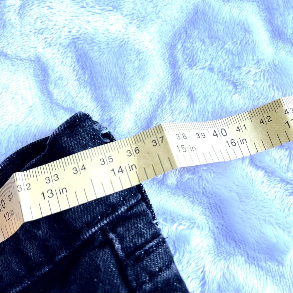 Levi’s Shorts - Picture 5 of 6